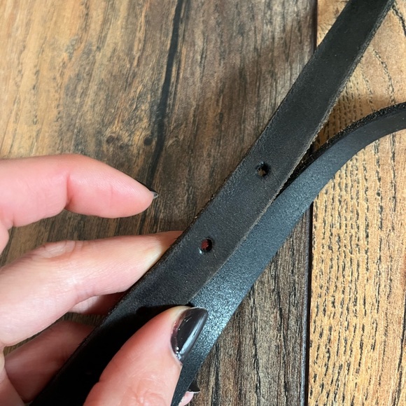 Widow (dolls kill) skinny black leather belt - Picture 3 of 4